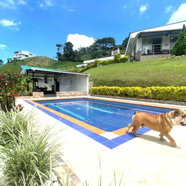 Explorando las Ventajas de Invertir en Casas Campestres en Colombia